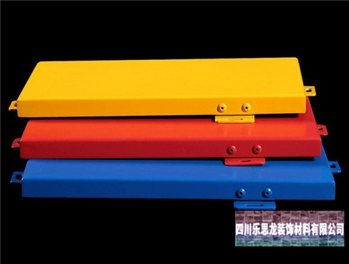 以下四個(gè)選購(gòu)技巧快速挑選到優(yōu)良的木紋鋁單板 以下四個(gè)選購(gòu)技巧快速挑選到優(yōu)良的木紋鋁單板