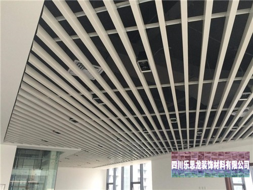 如何選一個(gè)好的石紋鋁單板制造廠家 如何選一個(gè)好的石紋鋁單板制造廠家