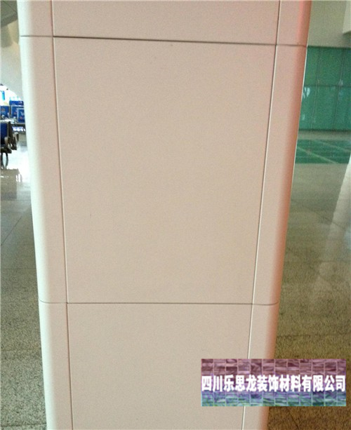 廣州鋁業(yè)建材公司教大家怎樣選擇優(yōu)質(zhì)得氟碳鋁單板 廣州鋁業(yè)建材公司教大家怎樣選擇優(yōu)質(zhì)得氟碳鋁單板