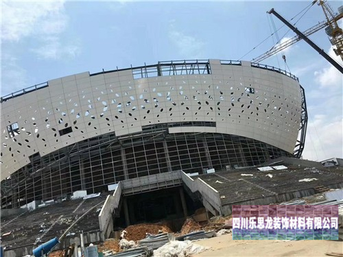 教你怎樣選對一個優(yōu)異的氟碳鋁單板制作廠家 教你怎樣選對一個優(yōu)異的氟碳鋁單板制作廠家